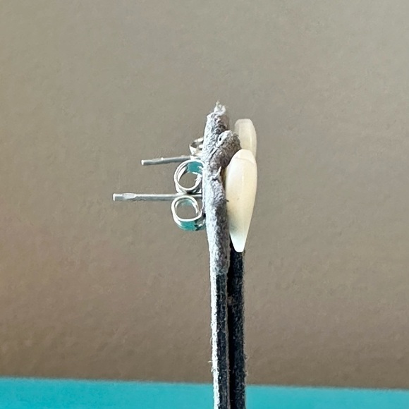 White Pearlescent Heart Shell Post Stud Earrings - Picture 2 of 3